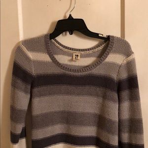 ROXY GREY/WHITE STRIPED SWEATER WOMEN’S MEDIUM